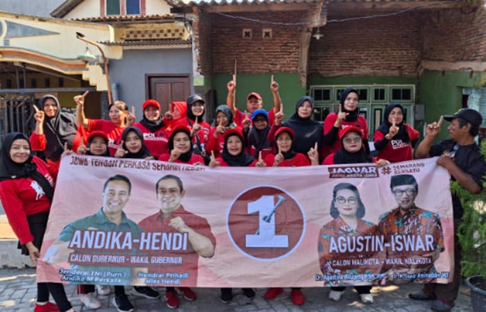 Ibu-ibu warga RW 04 Muktiharjo Kidul dukung Andika Hendi Agiustin Iswar