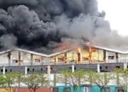 Kepulan Asap Hitam, Pabrik Mainan Anak di Kendal Dilanda Kebakaran