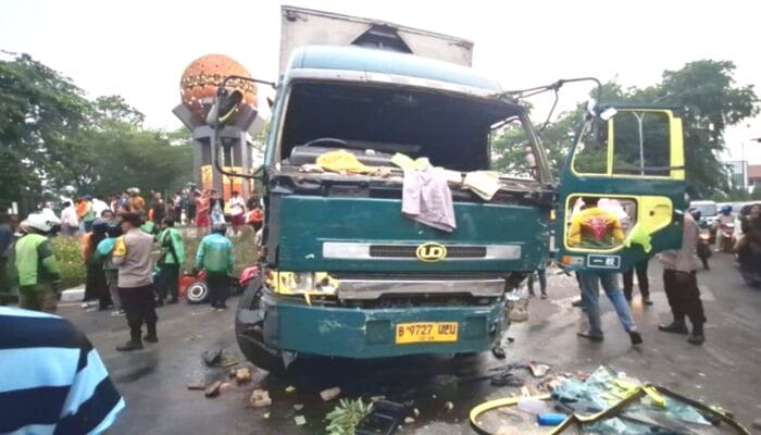Update! Korban Truk Unggal-unggalan di Tangerang Jadi 6 Orang