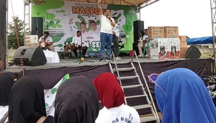 Relawan Mas-Boy Solidkan Dukungan ke Mansur Hidayat Lewat Jalan Sehat di Lapangan Sugihwaras