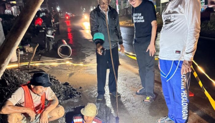 Direktur Utama Tirta Mulia Pemalang Tinjau Langsung Perbaikan Pipa di Silarang