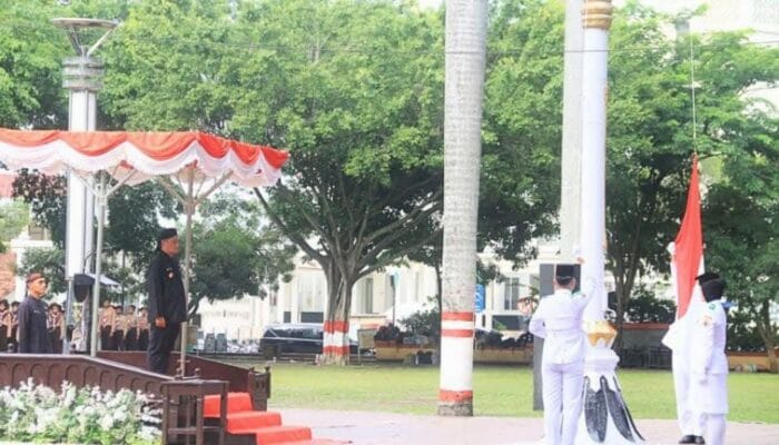 Bupati Pemalang Mansur Hidayat Pimpin Upacara Hari Guru Nasional dan HUT PGRI ke-79