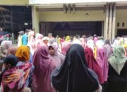 Bazar Sembako Murah Relawan Ahmad Lutfi-Taj Yasin Diserbu Warga Watukumpul