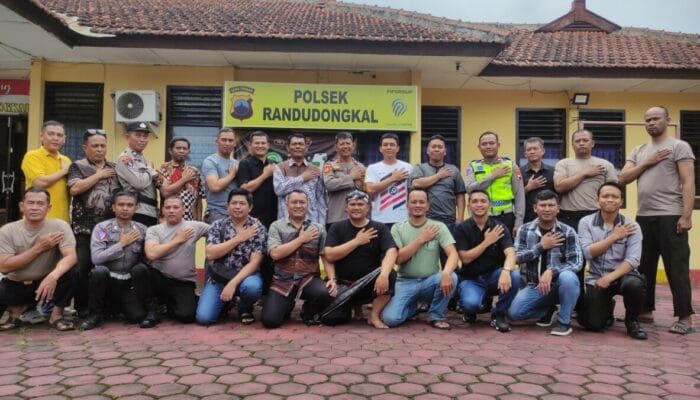 Pengantar Purna Bakti AKP Jaeni: Acara Unik dengan Sentuhan Kehangatan Keluarga Polsek Randudongkal