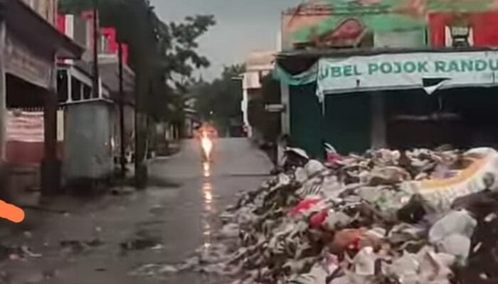 Penumpukan Sampah di Pasar Randudongkal, Warga Harapkan Penanganan Cepat