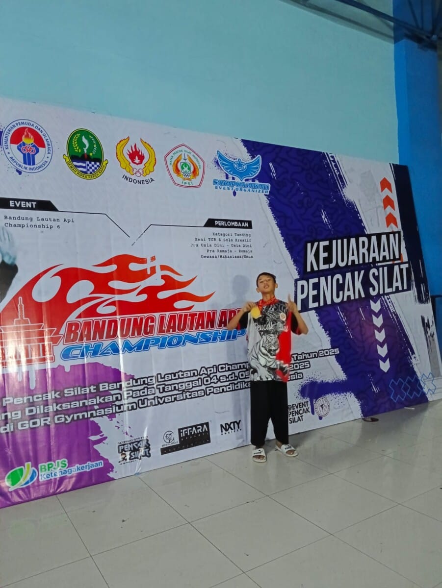 Kejurnas Bandung Lautan Api, Atlet Silat SMPN 2 Pemalang Ukir Prestasi dengan Tiga Medali Emas