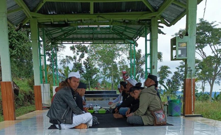 Yayasan Trah Wisesa Gelar Doa di Makam Patih Husain untuk Keselamatan Alam