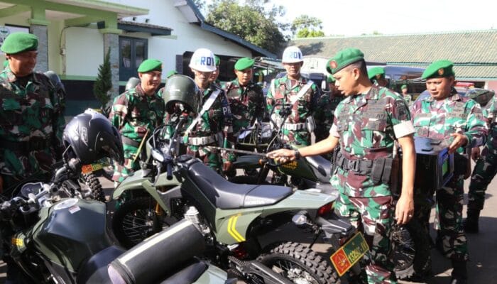 Dandim Cilacap Periksa Kendaraan Operasional Anggota Pastikan Dalam Kondisi Prima