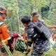 TNI AL Lanal Tegal Kerahkan Prajurit untuk Evakuasi Korban Longsor di Pekalongan