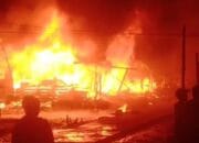 Kebakaran Hebat di Sungai Itik Hanguskan 15 Rumah Panggung & 1 korban jiwa