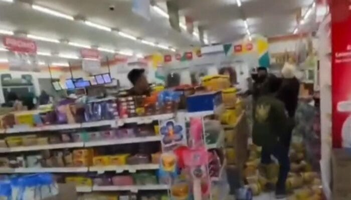 Sadis! Juru Parkir di Bandung Tewas Dikeroyok Geng Motor, Rekaman Beredar di Medsos