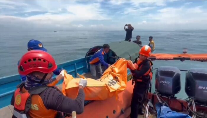 Terseret Arus Sungai Tajum di Wangon Banyumas, Kistam Ditemukan Tim SAR Gabungan di Perairan Laut Cilacap dalam Keadaan MD