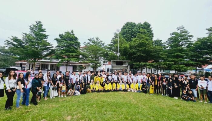 Tumpah Ruah Masyarakat Serbu Road Show Ngabuburit Bagi Takjil PKOB di Purwokerto