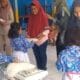 Gerakan Kepedulian Siswa Ramadan 1446 H: TK Negeri Pembina Pemalang Bagikan Zakat pada Warga Kurang Mampu