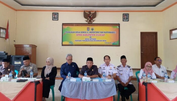 Pengelolaan Keuangan Desa Komisi A Inspektorat dan Dispermades Cilacap Lakukan Peninjauan Kerja di Desa Jatisari