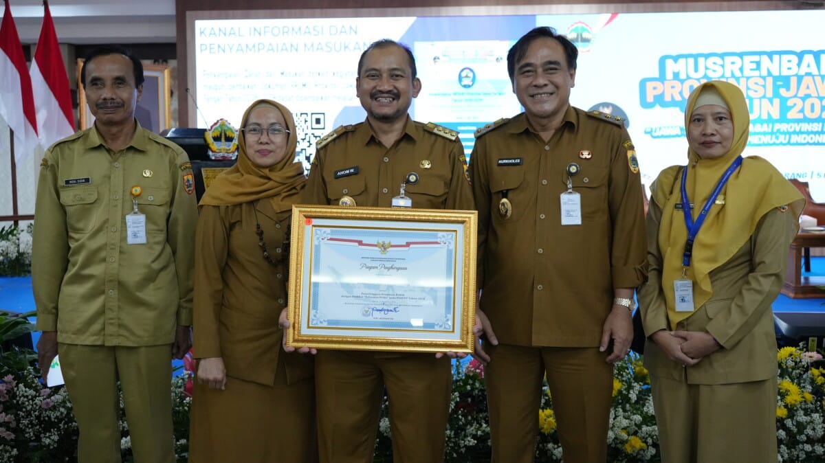 Kerja Keras Terbayar, Pemalang Jadi yang Terbaik dalam Pelayanan di Jawa Tengah