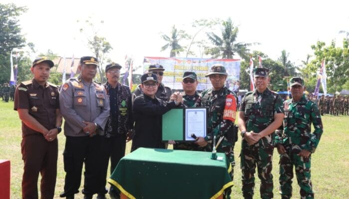 Tanam Pohon Warnai Pembukaan TMMD Reguler ke-124 Kodim 0703/Cilacap