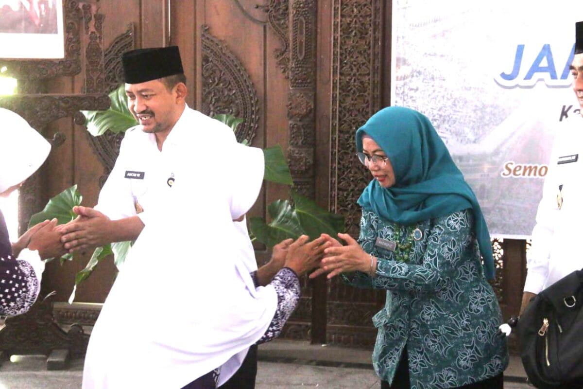 Jelang Keberangkatan, Bupati Anom Beri Wejangan Penting untuk Calon Haji Pemalang