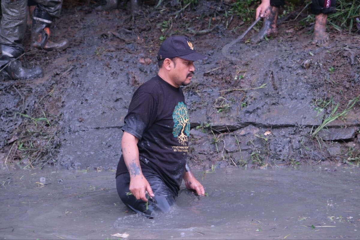 Anom Widiyantoro Ajak CPNS dan Warga Berani Kotor Demi Pemalang Bersih