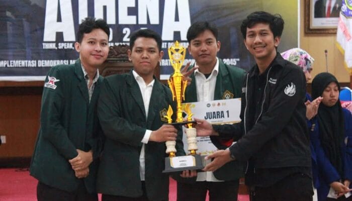 Mahasiswa Unissula Raih Juara Pertama dalam Debat Nasional