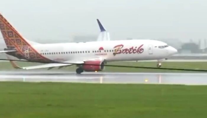 Detik-detik Mencekam! Pesawat Batik Air Miring Ekstrem Saat Terjang Badai di Soetta