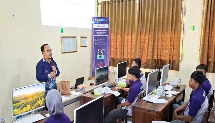 Tim PkM FTIK USM Beri Pelatihan Olah Data PhpMyadmin ke Siswa SMKN 2 Demak