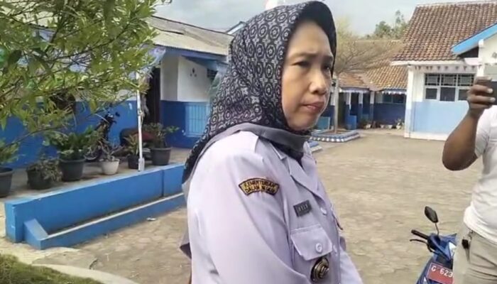 BIKIN GERAM! Kades Bantarbolang ‘Lupa Ada Anak di Sekolah’, Proyek Tower Dekat SD Ditolak Keras Wali Murid!