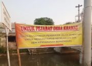 Miris! Jalan Rusak Parah, Warga Kramat Lampiaskan Kekesalan Lewat Spanduk Protes
