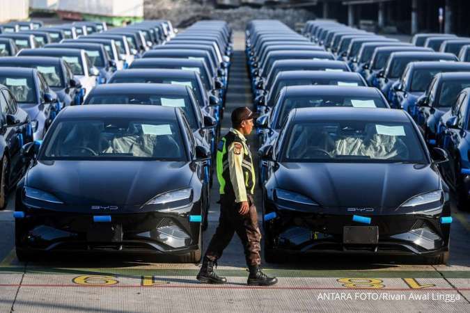Ribuan Mobil Listrik BYD Tiba di Jakarta Naik Kapal Zhengzhou