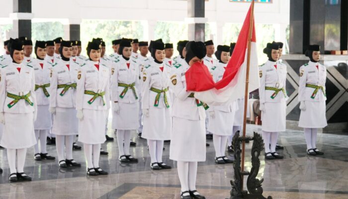Bupati Pemalang Kukuhkan 75 Anggota Paskibraka, Siap Kibarkan Merah Putih