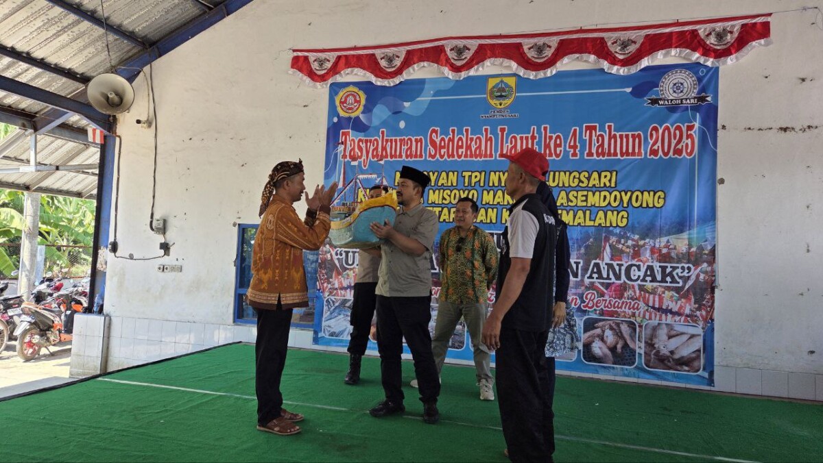 Tasyakuran Sedekah Laut di Pemalang
