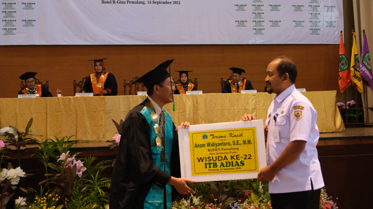 ITB ADIAS Wisuda 171 Lulusan, Bupati Anom Apresiasi Peran Pendidikan di Pemalang
