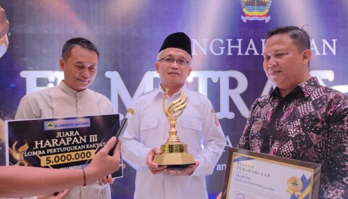 Peran Media Tradisional Pemalang Diapresiasi, Pesan “Ora Nyampah” Antarkan FK METRA Raih Juara Jateng