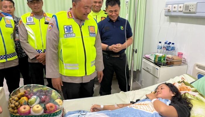Kapolresta Cilacap Jenguk Korban Longsor di RSUD Majenang Pastikan Penanganan Optimal