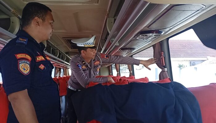 Keselamatan Penumpang jadi Prioritas bersama Dishub Polresta Cilacap Gelar Ramp Cek Angkutan Umum di Terminal