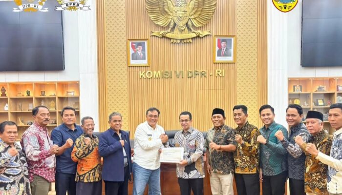 Aksi Nyata Tangani Rob Ulujami, Rizal Bawazier Fasilitasi Pertemuan Wabup Pemalang di Komisi VI DPR RI