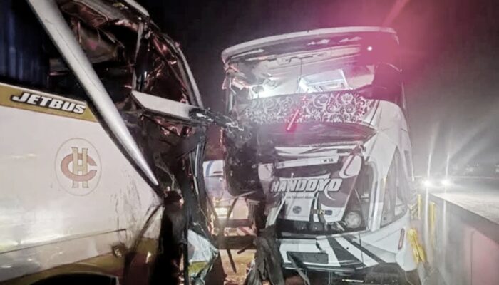 Detik-detik Mencekam Tabrakan Beruntun 3 Bus di Tol Batang, Dipicu Manuver Bus Misterius!