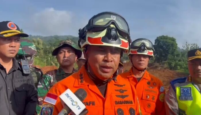 Kabasarnas Tinjau Lokasi Longsor Majenang Pastikan Pencarian Korban Optimal dan Efektif