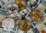 Bitcoin Anjlok Lebih dari 30%, Kekayaan Satoshi Nakamoto Susut Rp 712 Triliun