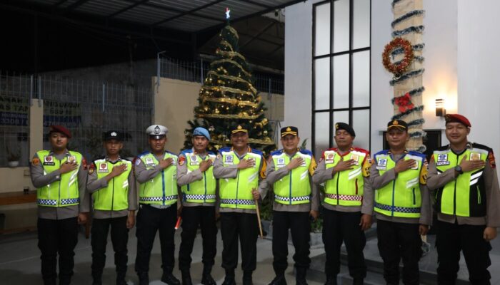 Kapolresta Cilacap Tinjau Pos Pengamanan Gereja