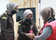 Kejari Gunungsitoli Tahan Tersangka Korupsi Pungli dan SPPD Fiktif Bawaslu TA 2023