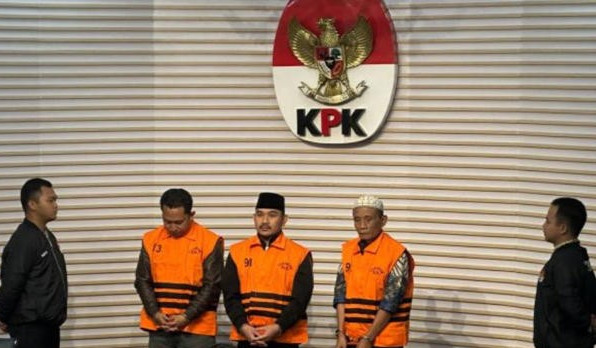 Kronologi OTT Bupati Bekasi: Modus Uang 'Ijon' dan Keterlibatan Sang Ayah