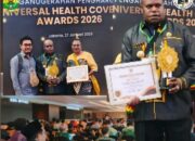 Bupati Yudas Tebai Ukir Prestasi Nasional, Terima Penghargaan Universal Health Coverage dari Pemerintah Pusat.