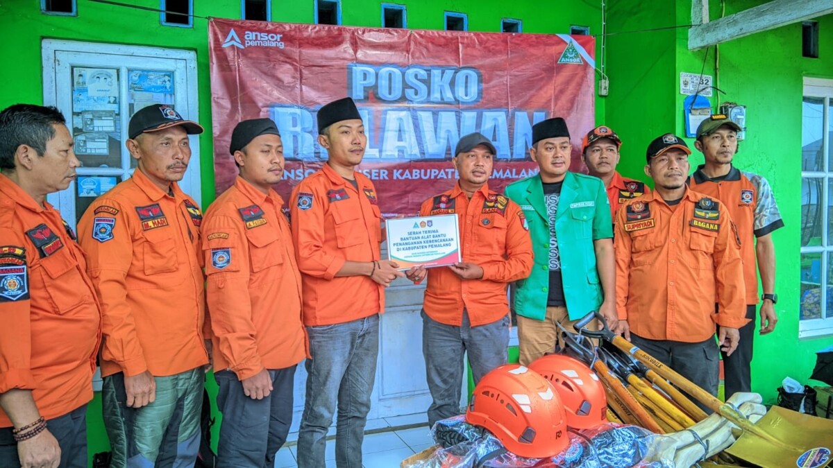 PP GP Ansor Tinjau Lokasi Bencana di Pemalang, Salurkan Bantuan Alat Kebencanaan
