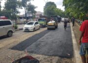 Perbaikan Jalan di Depan Pom Bensin Kembang Arum, Bentuk Komitmen PT Praba Mas Hill*