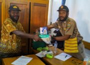 Kasat Satpol-PP Dogiyai Bagikan ATK dan Aset Kantor kepada Bidang dan Sub Bagian