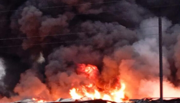 Gudang Biji Plastik di Cibolerang Ludes Terbakar, Puluhan Damkar Diterjunkan