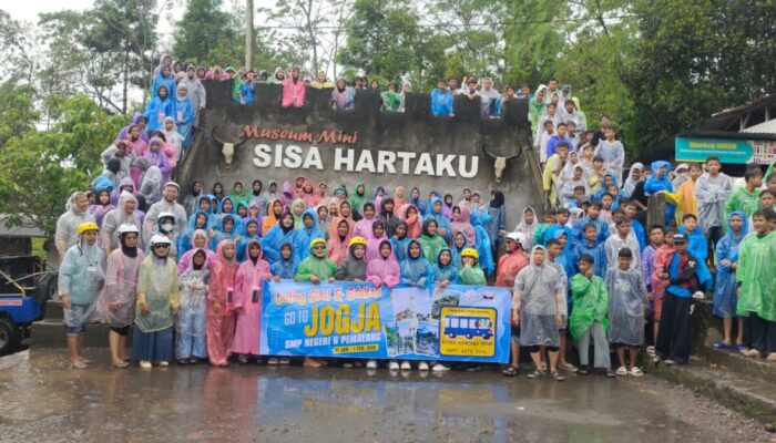 Saat Siswa SMP N 6 Pemalang ‘Berguru’ pada Sejarah dan Alam Yogyakarta