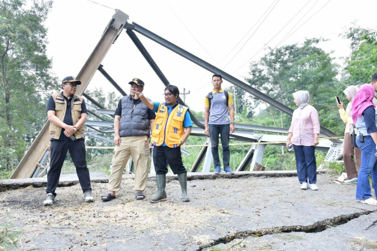 Jembatan Mendelem Runtuh Akibat Cuaca Ekstrem, Pemkab Pemalang Siapkan Jembatan Darurat