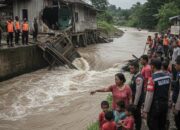 Izin ke Kamar Mandi Tapi Tak Pernah Kembali, Ibu di Bandung Hilang Usai Lantai Tiba-tiba Bolong!